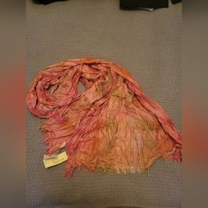 Women's NWT scarf